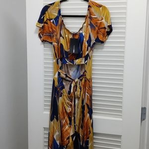 Beautiful 2x floral dress from Fashion Nova Brand New!